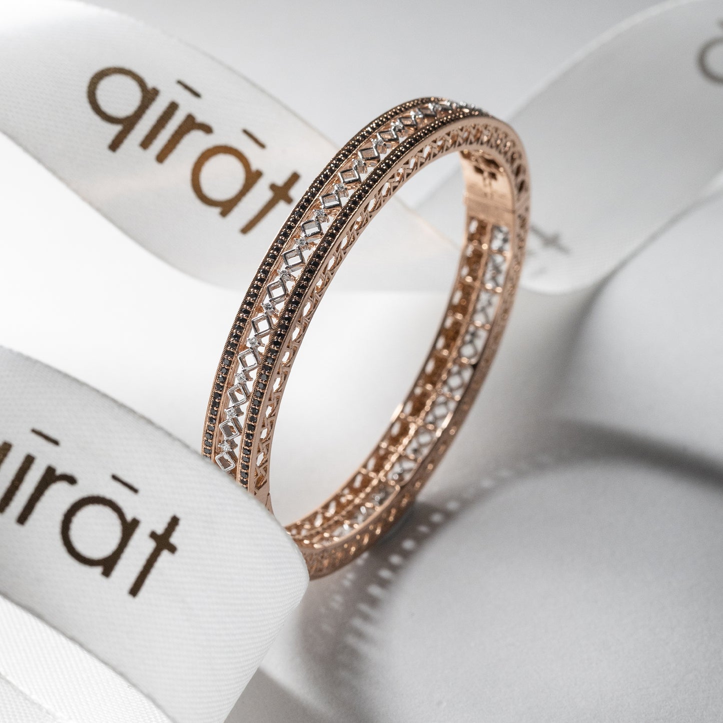 Deyar Bangle